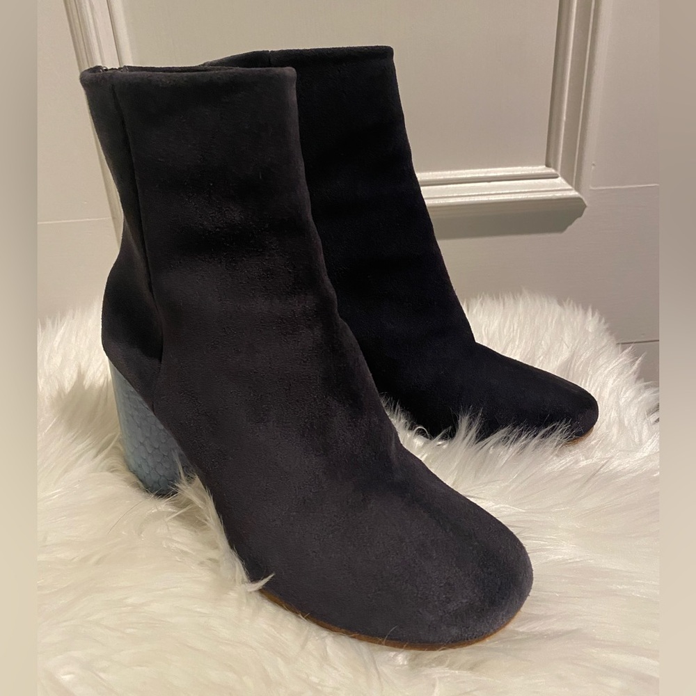 Maison Martin Margiela Blue Suede Ankle Boots with Silver Snakeskin Heel SZ 38.5